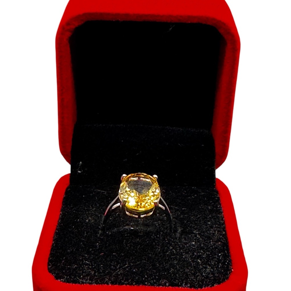 Elegant Citrine Gemstone Ring in Silver